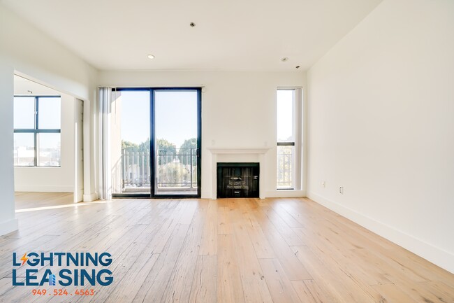 Building Photo - 8811-8815 Burton Way