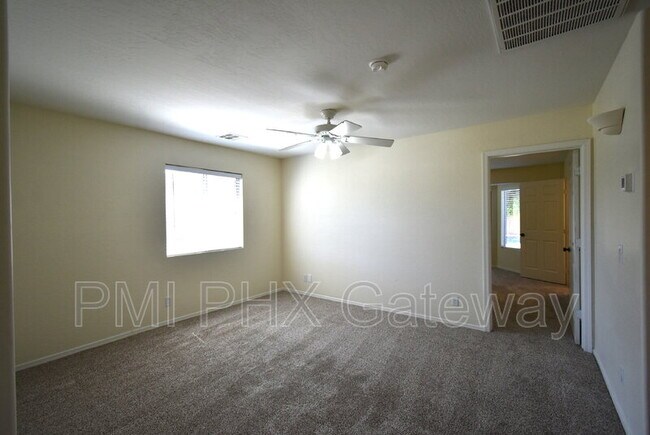 Building Photo - 2895 E Toledo Ct