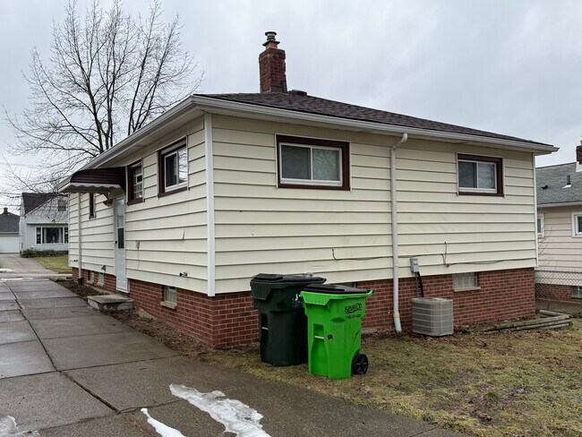 Foto del edificio - 5409 E 131st St