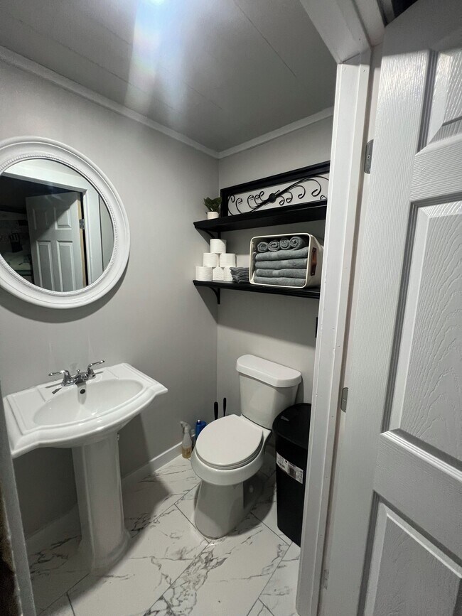 Foto del edificio - 10341 Trail Ave