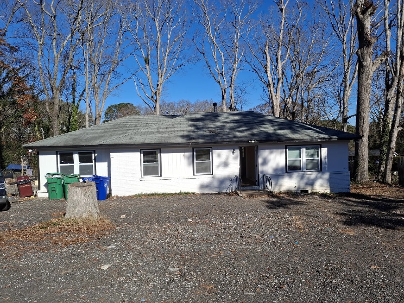 Photo - 6290 Rockbridge Rd SW (Stone Mountain, GA)