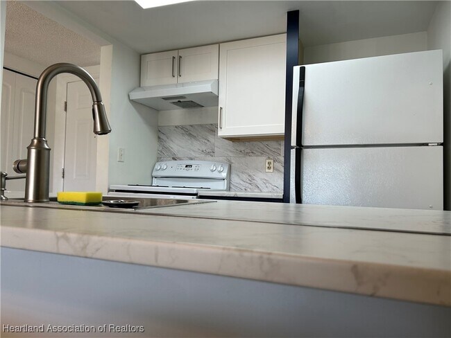 Foto del edificio - 2016 Lakeview Dr