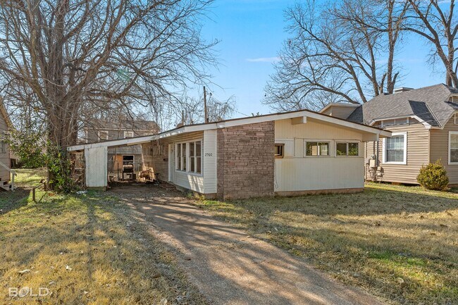 Foto del edificio - 2560 Lamar St