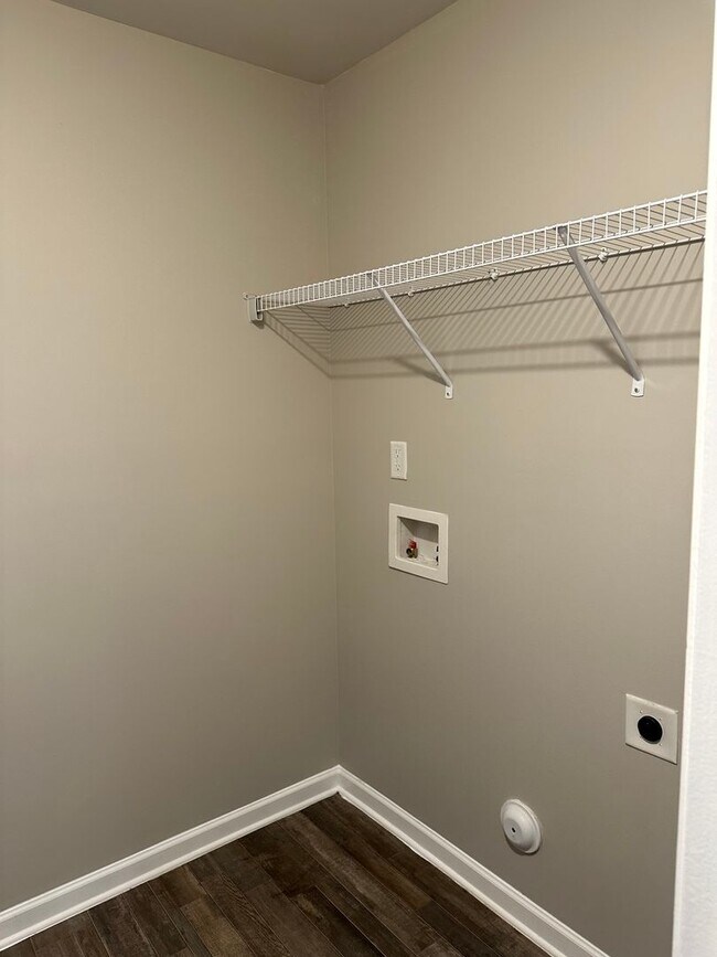 Building Photo - Beautiful 3-bedroom, 2.5-bath home in Greensboro