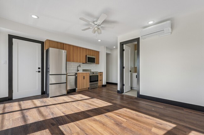 Foto del edificio - 65 Hackensack Plank Rd