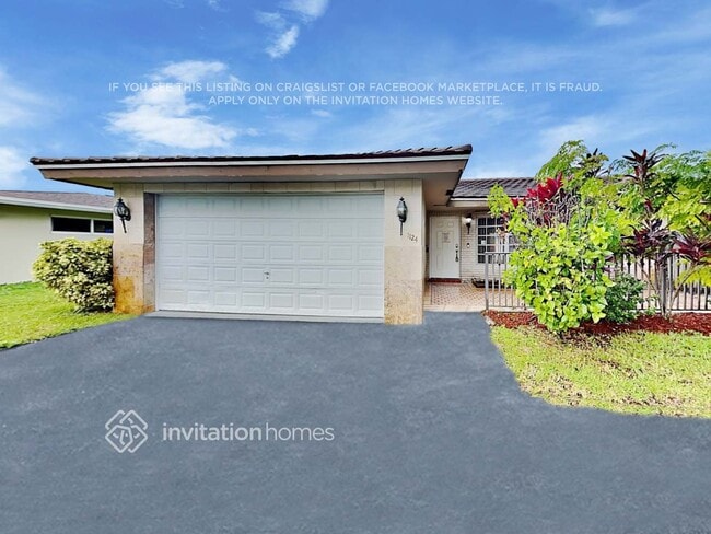 Building Photo - 1124 N 46th Ave