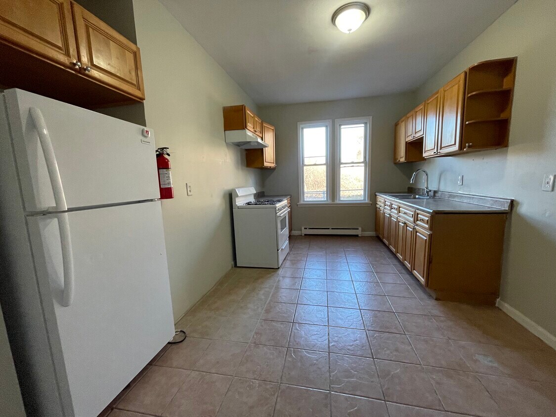 236 Leslie St Unit 1L - 240 Leslie St