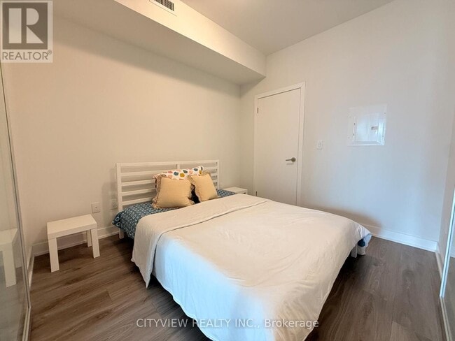 Building Photo - 4130 Parkside Village Dr