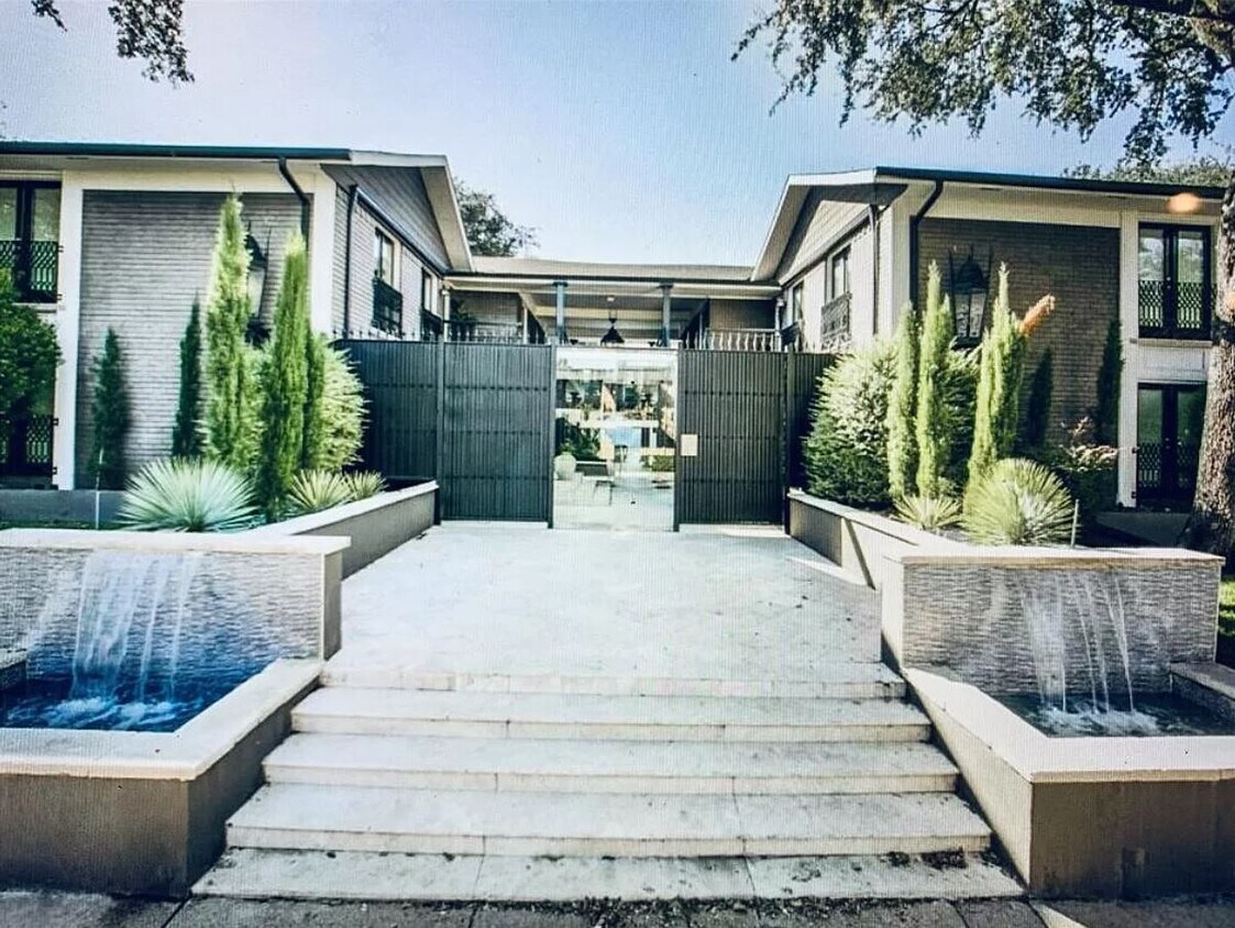 Main Entrance - 10213 Regal Oaks Dr