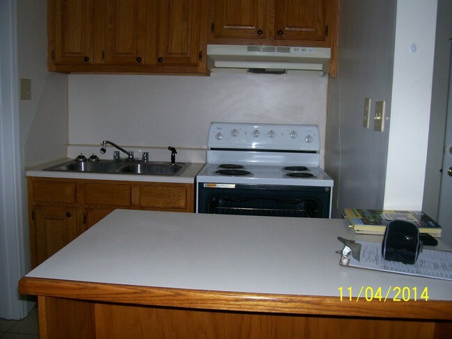 Foto del edificio - 320 E 4th St
