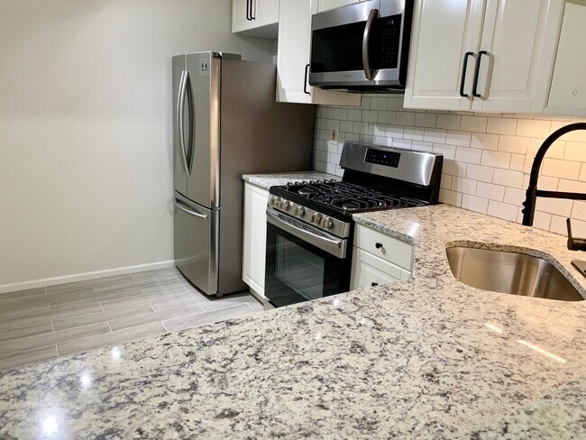 Kitchen - 67 Barberry Ct