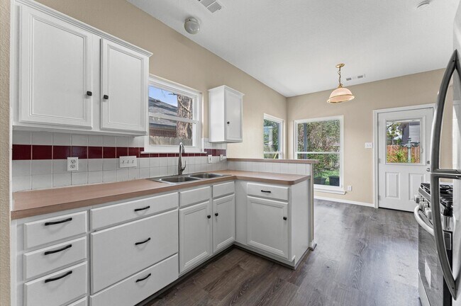 Foto del edificio - 6219 Springhaven Dr
