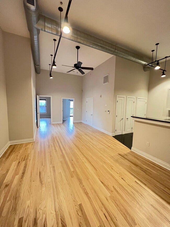 Building Photo - 338 Grove St