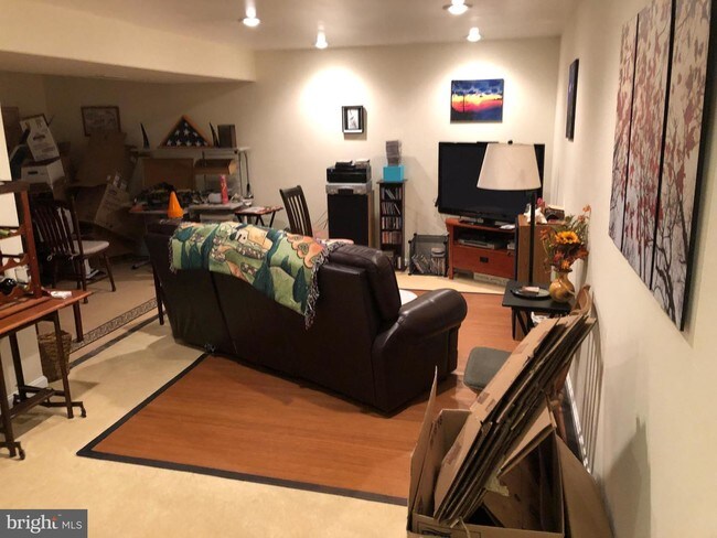 Foto del edificio - 9726 Pleasant Gate Ln
