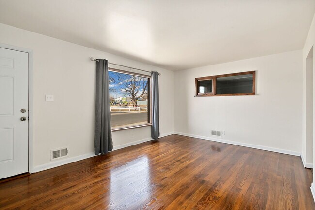 Photo - 7048 Lipan St House