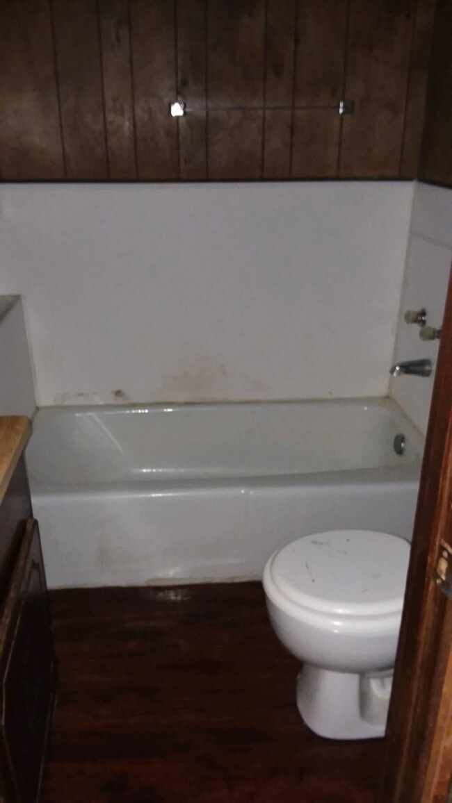 Building Photo - 103 Peach St