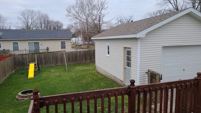 Building Photo - 422 N Ottokee St