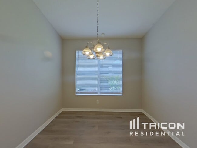 Foto del edificio - 5112 Clover Mist Dr