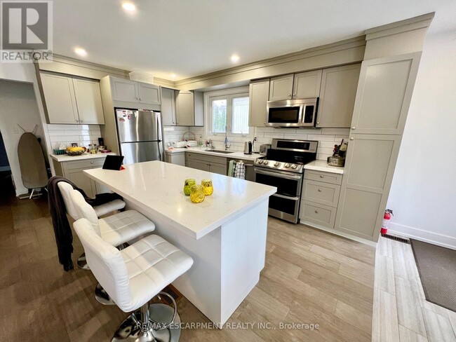 Photo du bâtiment - 25 Joycelyn Dr