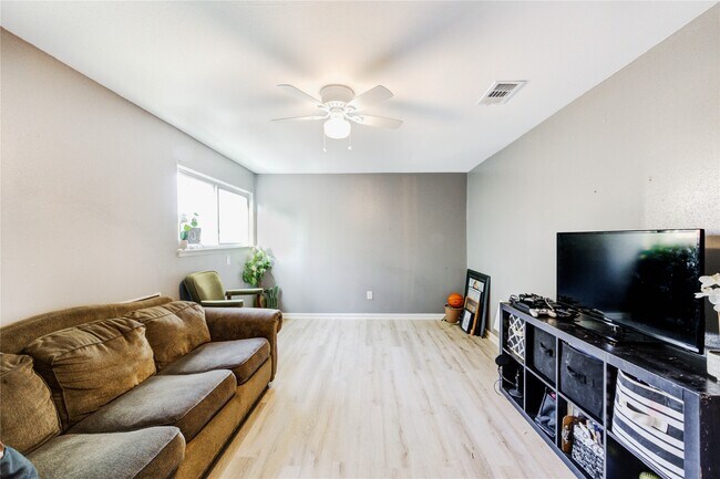 Building Photo - 6622 Rockergate Dr