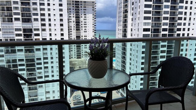 Foto del edificio - 2501 S Ocean Dr