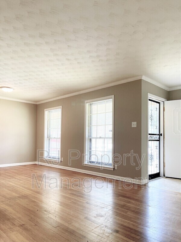 Building Photo - 3265 Boxdale St