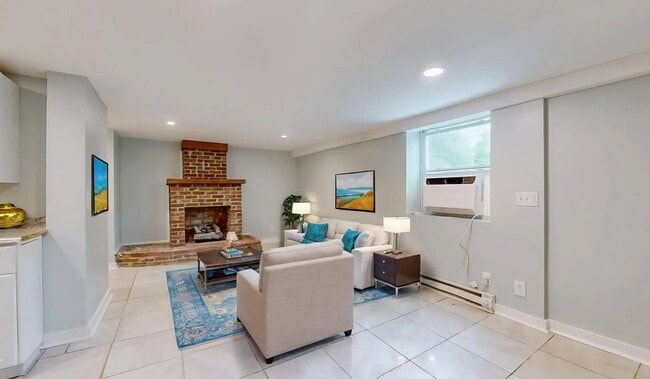 Photo - 1070 Draughon Dr (Greenbrier, TN) House