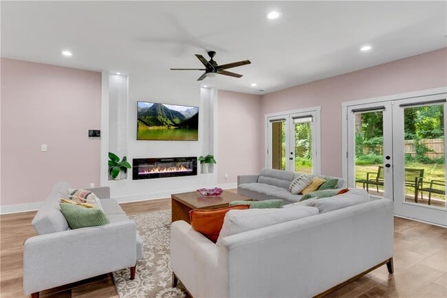 Foto del edificio - 2424 Connally Dr