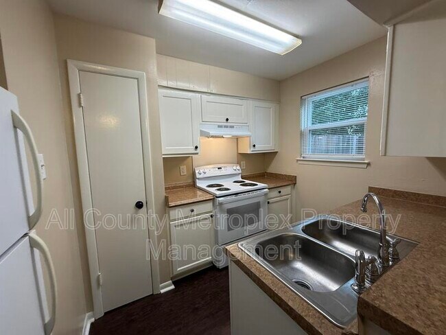 Foto del edificio - 10450 E NW Hwy