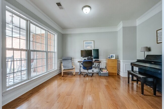 Foto del edificio - 2005 Daylily Dr