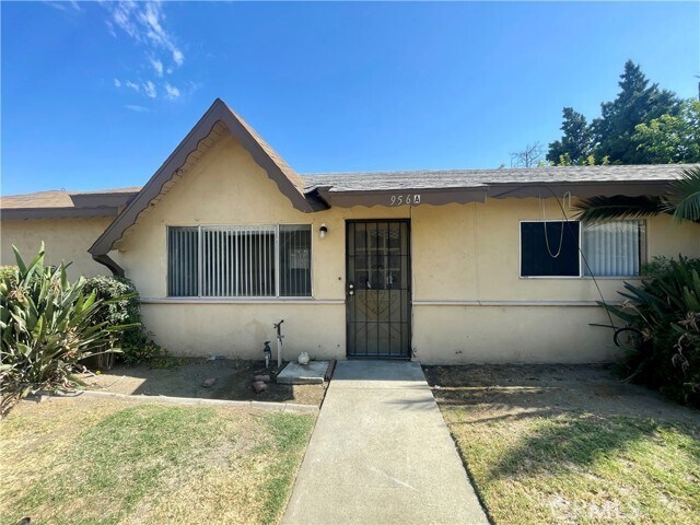 Primary Photo - 956 E Nocta St