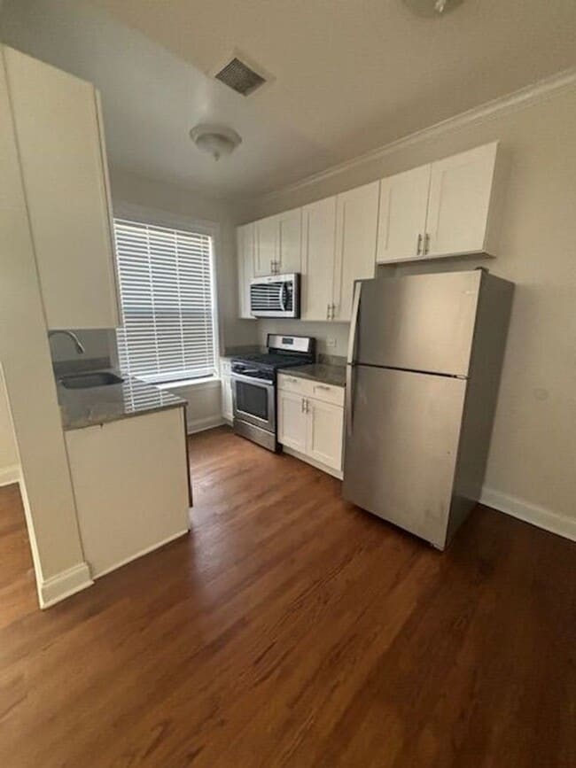 Building Photo - 1654 W Wallen Ave