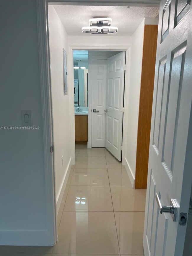 Foto del edificio - 2630 SW 28th St