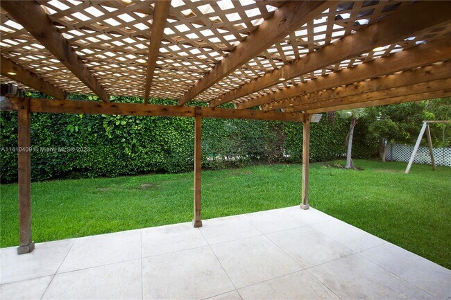 Building Photo - 535 Altara Ave