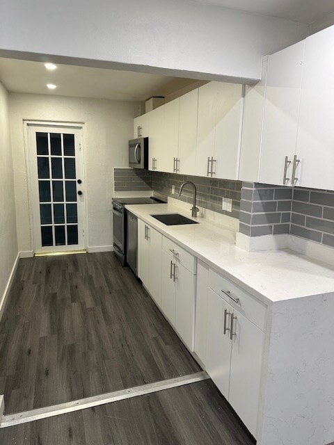 Foto del edificio - 218 E 18th St