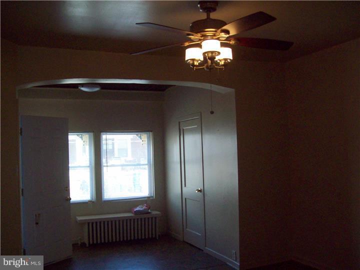 Building Photo - 5630 Ridgewood St