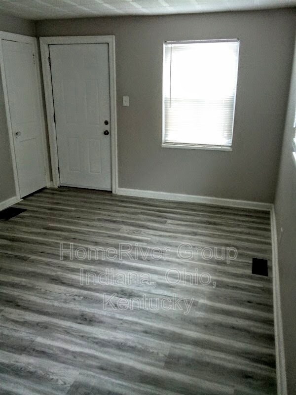 Building Photo - 420 Sandhurst Dr