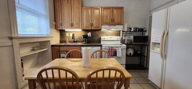 Foto del edificio - 6009 Kingsbury Ave