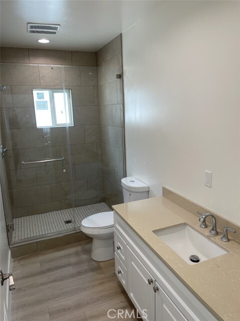 Foto del edificio - 8142 Redbush Ln