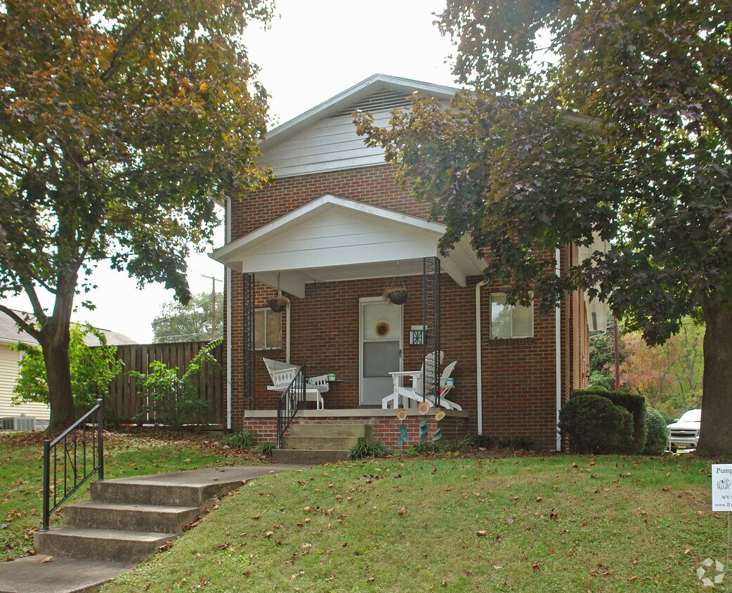 Foto del edificio - 5001 Virginia Ave SE
