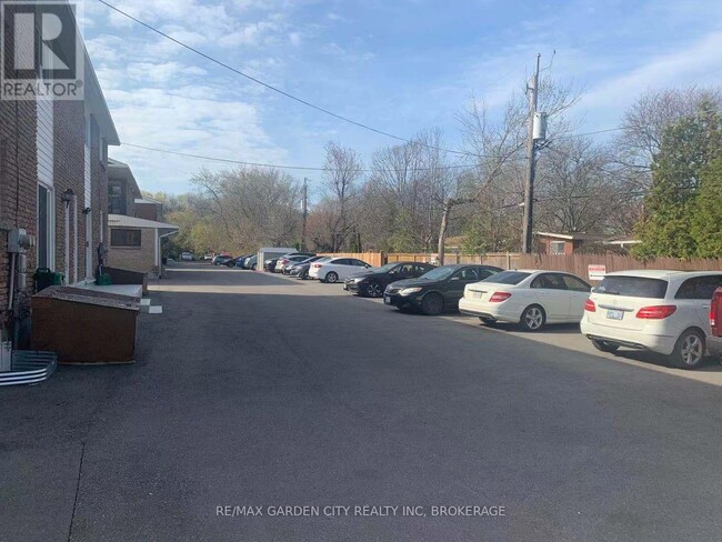 Building Photo - 358 Glenridge Ave