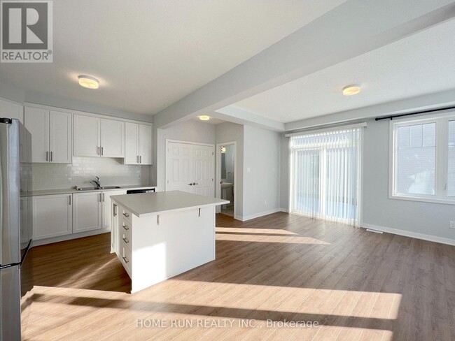Building Photo - 559 Flagstaff Dr