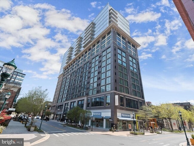 Building Photo - 930 Rose Ave