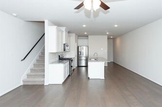 Building Photo - 27930 Western Crk Ct