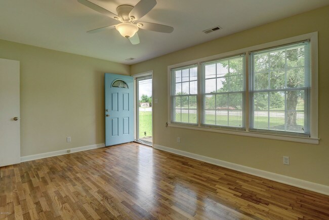 Foto del edificio - 4409 Blue Clay Rd
