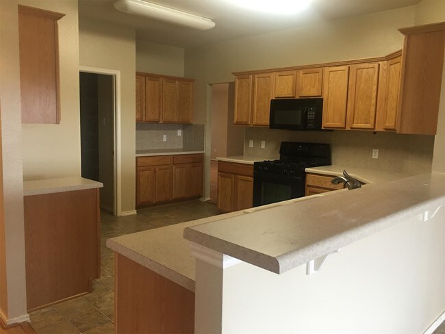 Building Photo - 3204 Blue Ridge Dr