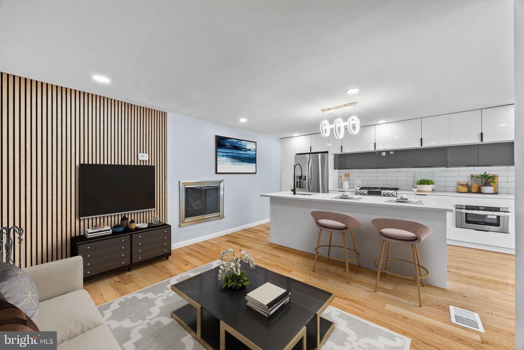 Primary Photo - 1130 Lombard St