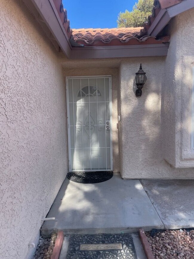 Foto del edificio - Centrally Located Just South- Near Strip !!!!!!