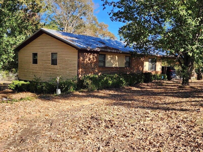 Foto principal - 5520 17th St E
