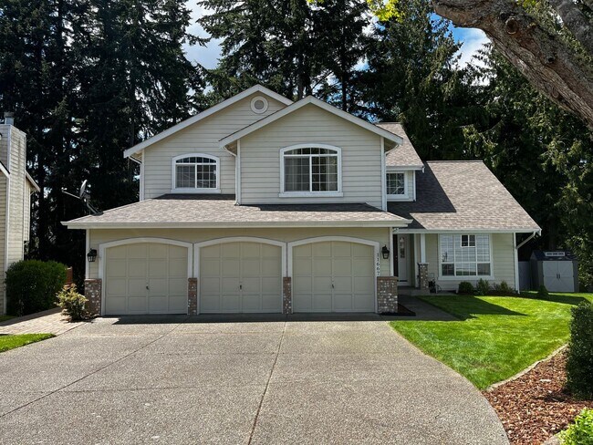 Building Photo - Beautiful Home with an Incredible View of the Olympic Mountains!